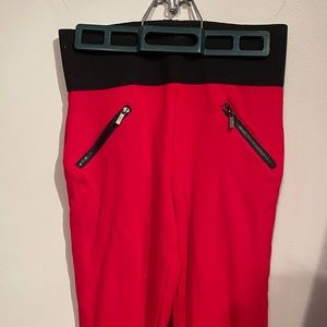 Red skinny pants with pockets